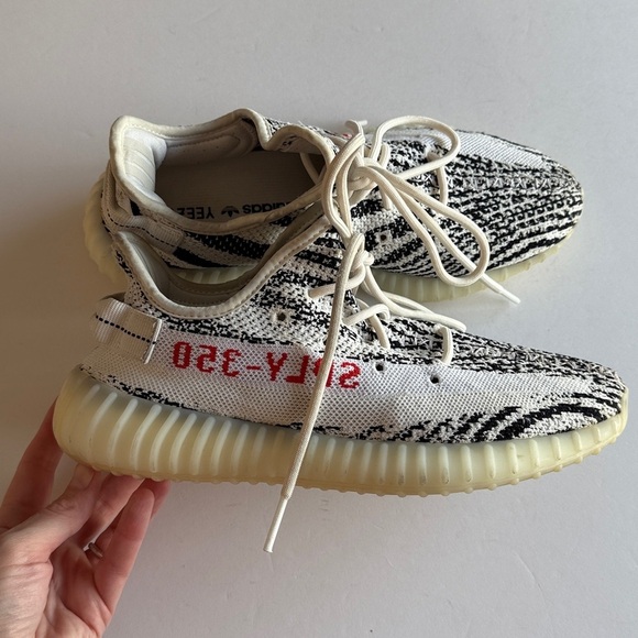 Adidas Yeezy Boost 350 V2 Zebra men’s Sz 8 EUC